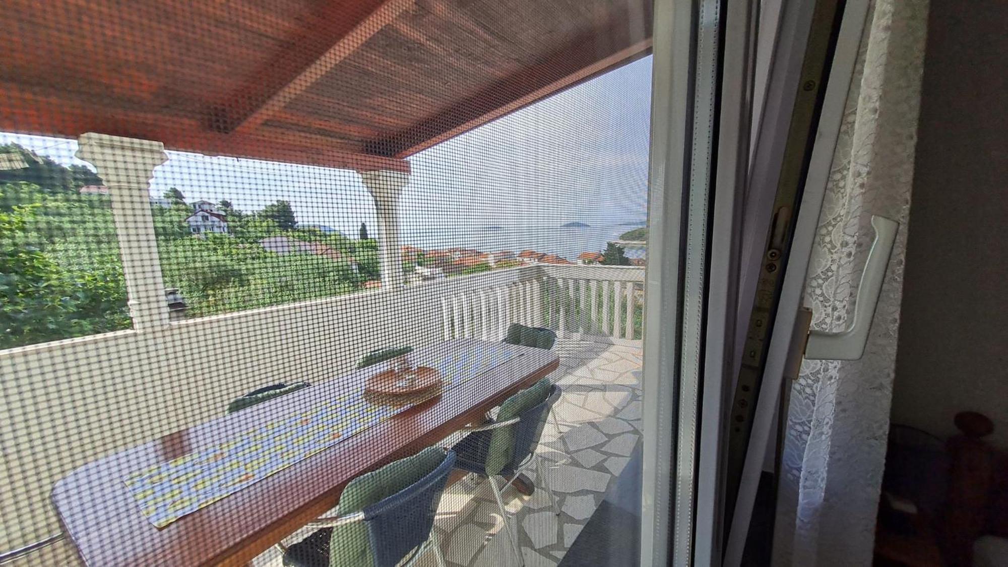 Apartmani Ela Prvić Luka Exteriör bild