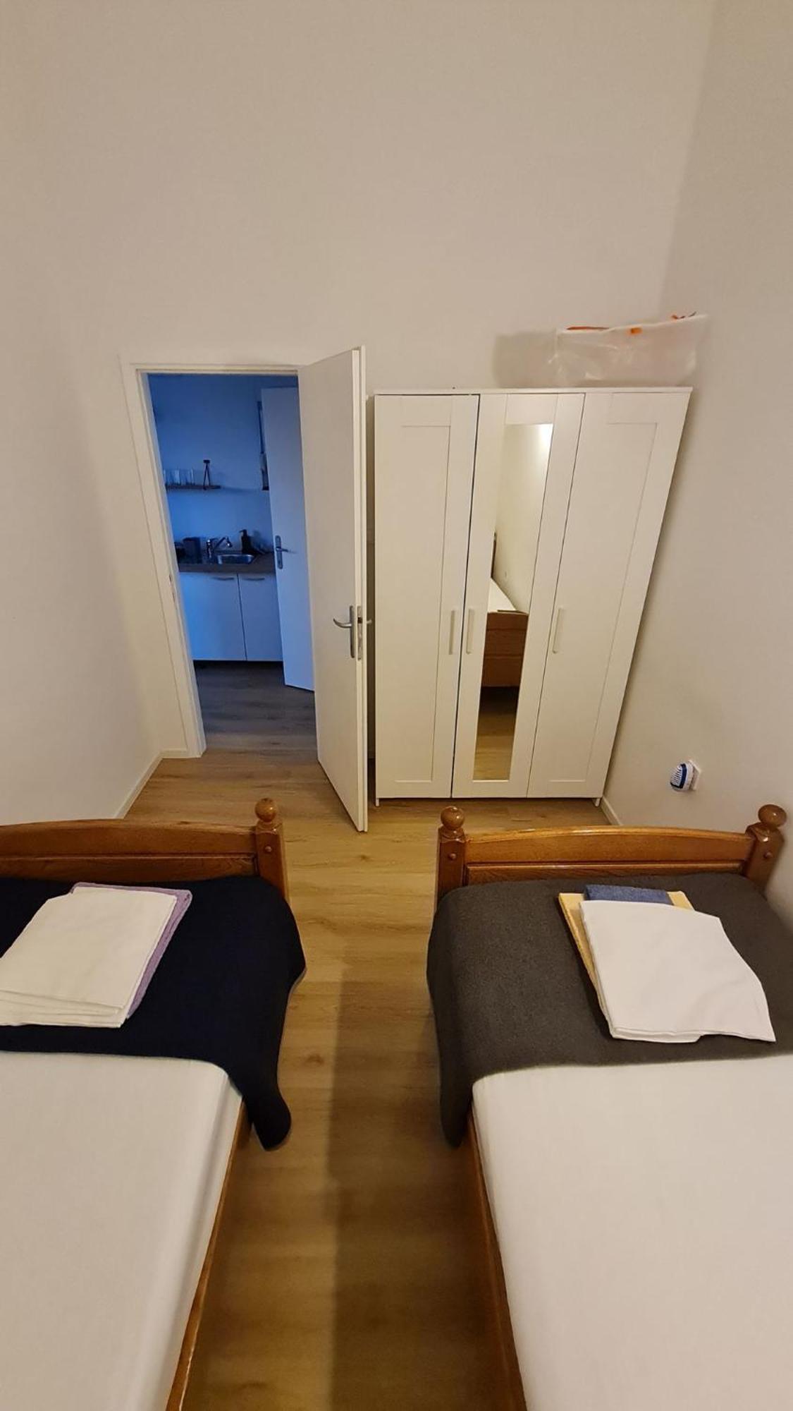 Apartmani Ela Prvić Luka Exteriör bild