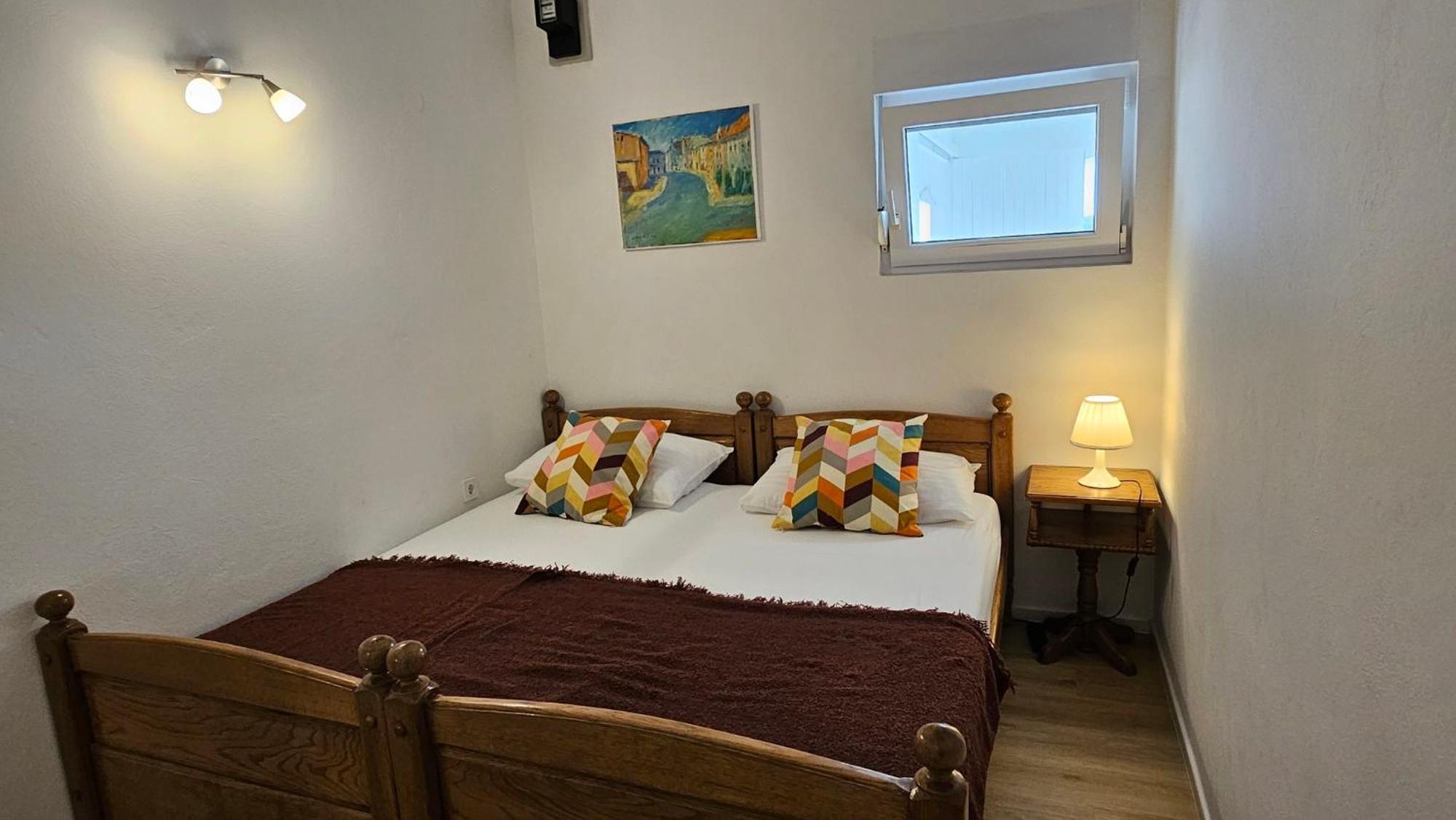 Apartmani Ela Prvić Luka Exteriör bild